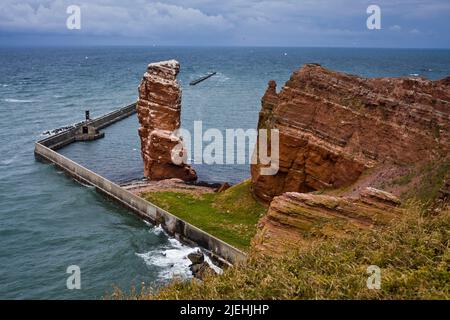 Insel Helgoland mit der Langen Anna, Felsnadel, Nordsee, Schleswig-Holstein, Deutschland, Deutsche Bucht, Stockfoto