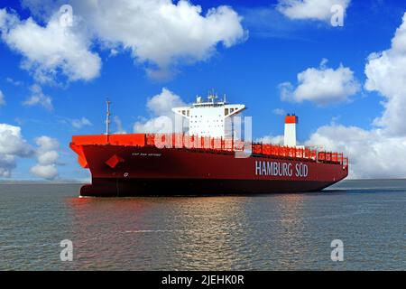 Unbeladener Cap San Antonio Frachtschiff auf der Elbe, Reederei Hamburg Süd, Containerschiff, ohne Ladung, Leerfahrt, Behälter, Stockfoto