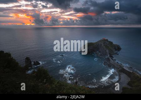 Gaztelugatxe an der St. John's Eve, Baskenland Küste, Spanien Stockfoto