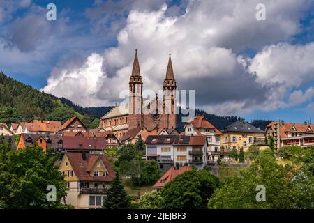 Pfarrkirche St. Johannes in Forbach, Murgtal, Schwarzwald, Baden-Württemberg, Deutschland | St. John Pfarrkirche in Forbach, Murgtal, Schwarz Stockfoto