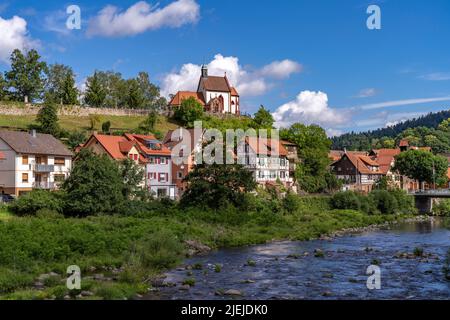 Weisenbach und der Fluss Murg, Murgtal, Schwarzwald, Baden-Württemberg, Deutschland | Weisenbach und Murg, Murgtal, Schwarzwald, Baden-Wür Stockfoto