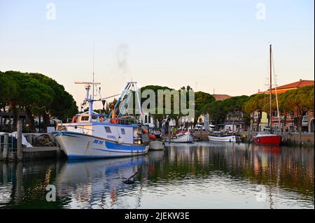 Caorle, Italien. Fischereihafen in Caorle Stockfoto