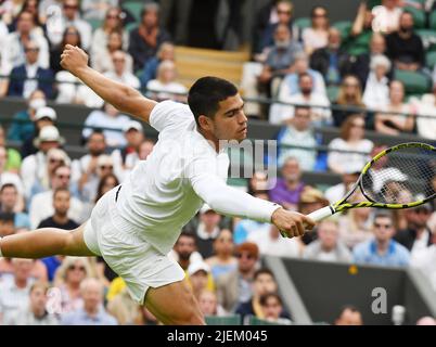 London, Gbr. 27.. Juni 2022. London Wimbledon Championships Day 1 27/06/2022 Carlos Alcaraz (ESP) erste Runde Spiel Kredit: Roger Parker/Alamy Live News Stockfoto