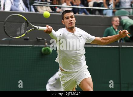 London, Gbr. 27.. Juni 2022. London Wimbledon Championships Day 1 27/06/2022 Carlos Alcaraz (ESP) erste Runde Spiel Kredit: Roger Parker/Alamy Live News Stockfoto