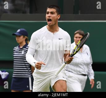 London, Gbr. 27.. Juni 2022. London Wimbledon Championships Day 1 27/06/2022 Carlos Alcaraz (ESP) erste Runde Spiel Kredit: Roger Parker/Alamy Live News Stockfoto