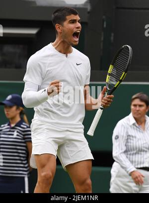 London, Gbr. 27.. Juni 2022. London Wimbledon Championships Day 1 27/06/2022 Carlos Alcaraz (ESP) erste Runde Spiel Kredit: Roger Parker/Alamy Live News Stockfoto