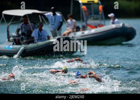 Budapest, Ungarn. 27.. Juni 2022. Das Rennen Freiwasser Schwimmen Frauen 5km FINA 19. World Championships Budapest 2022 Budapest, Lupa See 27/06/22 Foto Giorgio Perottino/Deepbluemedia/Insidefoto Kredit: Insidefoto srl/Alamy Live News Stockfoto