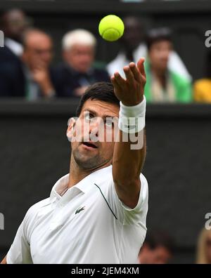 London, Gbr. 27.. Juni 2022. London Wimbledon Championships Day 1 27/06/2022 Novak Djokovic gewinnt das erste Spiel der Runde Credit: Roger Parker/Alamy Live News Stockfoto