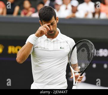 London, Gbr. 27.. Juni 2022. London Wimbledon Championships Day 1 27/06/2022 Novak Djokovic gewinnt das erste Spiel der Runde Credit: Roger Parker/Alamy Live News Stockfoto