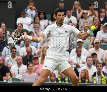 London, Gbr. 27.. Juni 2022. London Wimbledon Championships Day 1 27/06/2022 Novak Djokovic gewinnt das erste Spiel der Runde Credit: Roger Parker/Alamy Live News Stockfoto