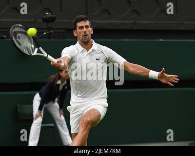 London, Gbr. 27.. Juni 2022. London Wimbledon Championships Day 1 27/06/2022 Novak Djokovic gewinnt das erste Spiel der Runde Credit: Roger Parker/Alamy Live News Stockfoto