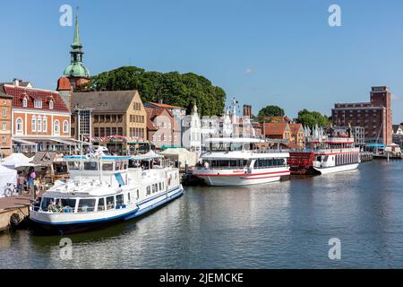 Sportboote in der Stadt Kappeln in Schleswig-Holstein, Deutschland Stockfoto