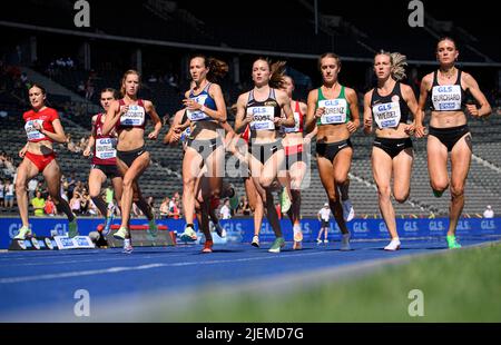 Berlin, Deutschland. 26.. Juni 2022. Funktion, Gruppe, Feld, Läufer, Aktion, Etc. 4.von links nach rechts Gewinnerin Hanna KLEIN (LAV Stadtwerke Tübingen/ 1.. Platz) Finale 1500m Frauen am 26.06.2022 Deutsche Leichtathletik-Meisterschaften 2022, ab 25,06. - 06/26/2022 in Berlin. ÃÂ Credit: dpa/Alamy Live News Stockfoto