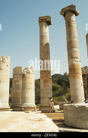 Ein Blick auf die sardes-Tempelsäulen. Stockfoto