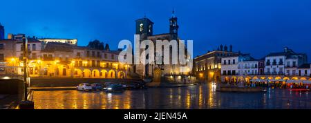 Abendansicht der Altstadt von Trujillo, Spanien Stockfoto