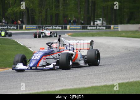 Drehen Sie die Sieben der Road America Raceway während des SVRA Spring Vintage Festivals 2022 Stockfoto