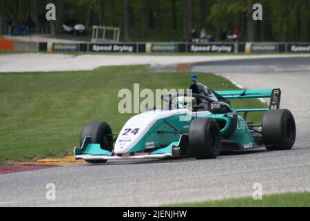 Drehen Sie die Sieben der Road America Raceway während des SVRA Spring Vintage Festivals 2022 Stockfoto