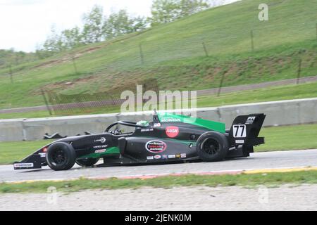 Drehen Sie die Sieben der Road America Raceway während des SVRA Spring Vintage Festivals 2022 Stockfoto