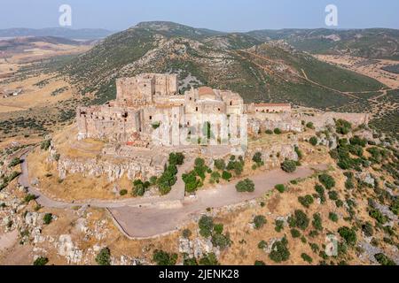 Die Festung auf dem Hügel und das ehemalige Kloster von Calatrava La Nuova, in Aldea Real, Provinz Ciudad Real Castilla La Mancha Spanien Ciudad Real, Castil Stockfoto