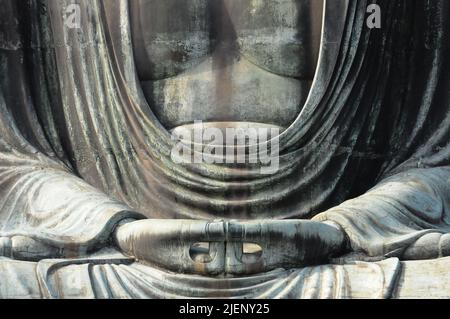 Riesige Statue des Großen Buddha in Kamakura, Präfektur Kanagawa, Japan. Stockfoto