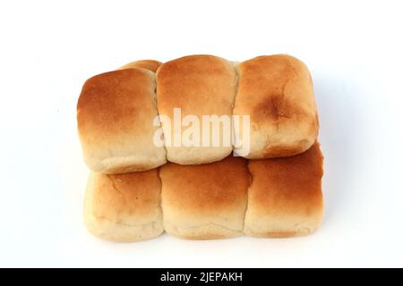 Isolierte weiße frisch gebackene weiche Brötchen auf weißem Hintergrund Stockfoto