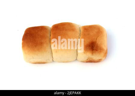 Isolierte weiße frisch gebackene weiche Brötchen auf weißem Hintergrund Stockfoto