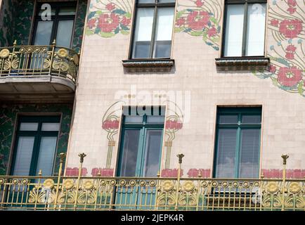 Otto Wagners Majolikahaus in Wien,Österreich,eines der schönsten Neubauten Wiens Stockfoto