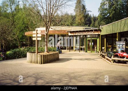 Sports Plaza at Center Parcs, Longleat, Wiltshire, England, Großbritannien. Stockfoto