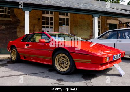 Lotus Turbo Esprit ‘c580 TMO’ wird am 19.. Juni 2022 beim Bicester Scramble im Bicester Heritage Centre ausgestellt Stockfoto