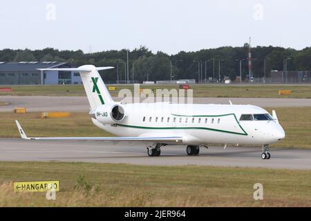 9H-JAD, Mitsubishi Challenger 850, Abflug Flughafen Stansted, Essex, Großbritannien Stockfoto