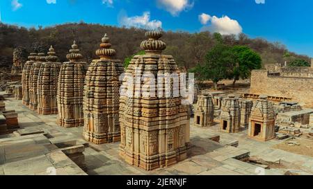 Schöne Ansicht der Mandapika-Schreine von Bateshwara Gruppe der Tempel, Morena, Madhya Pradesh, Indien. Stockfoto
