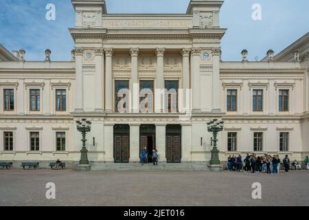 Das Universitetshuset ist das Hauptgebäude der Universität Lund, das von Helgo Zettervall entworfen wurde. Das Gebäude wurde 1882 eröffnet und beherbergt die große Universität AS Stockfoto
