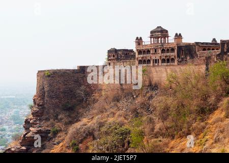 Blick auf Jahangir Mahal von Fortress, Gwalior Fort, Madhya Pradesh, Indien. Stockfoto