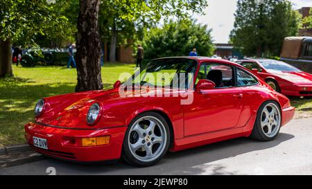 Porsche 911 (964) Carrera 2 ‘C2 DVM’ auf dem Bicester Scramble am 19.. Juni 2022 zu sehen Stockfoto