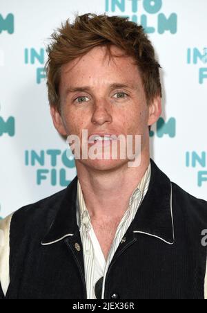 28.. Juni 2022. London, Großbritannien. Eddie Redmayne bei den Into Film Awards 2022, The Odeon Luxe, Leicester Square, London. Quelle: Doug Peters/EMPICS/Alamy Live News Stockfoto