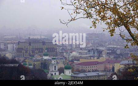 Kiew, Ukraine 7. November 2019: Luftaufnahme Gebäude und Viertel der Hauptstadt der Ukraine, Kiew Stockfoto