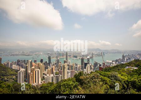 Blick vom Peak auf der Hong Kong Insel in Richtung Kowloon, SAR China Stockfoto