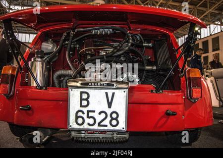 Klassische spanische rote Rallye-Auto Leistung. Seat 600 Abarth Stockfoto