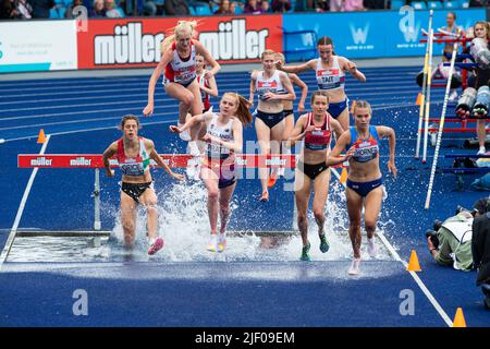 26-6-2022: Tag 3 3000 m Steeplechase der Frauen - Finale bei den Muller UK Athletics Championships MANCHESTER REGIONAL ARENA – MANCHESTER Stockfoto