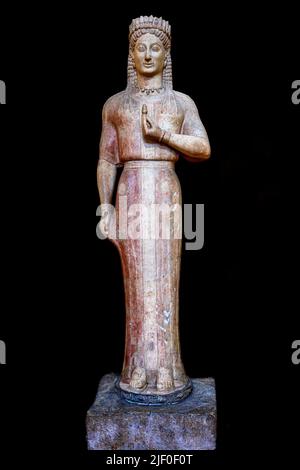 Begräbnisstatue einer Frau, bekannt als Kore, gefunden auf dem Grab von Phrasikleia in Merenda, uralt Myrhinous, archaische Periode, um 550-540 v. Chr. Stockfoto