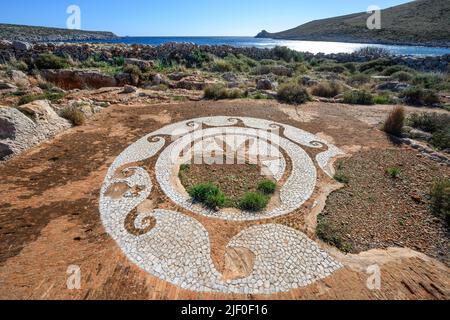 Die Überreste eines römischen Mosaikbodens und Bäder an der Stelle der antiken Stadt Tainaron am Kap Tenaro im tiefen Mani, Peloponnes, Greec Stockfoto