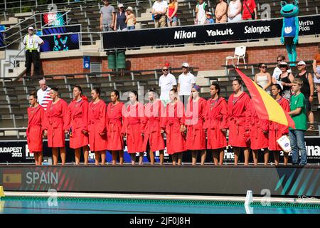 BUDAPEST, UNGARN - 28. JUNI: Laura Ester Ramos aus Spanien, Cristina Nogue Frigola aus Spanien, Anni Espar Llaquet aus Spanien, Beatriz Ortiz aus Spanien, Nona Perez Vivas aus Spanien, Irene Gonzalez Lopez aus Spanien, Elena Ruiz Barril aus Spanien, Maria del Pilar Pena aus Spanien, Judith Forca Ariza aus Spanien, Paula Camus von Spanien, Maica Garcia Godoy von Spanien, Paula Leiton Arrones von Spanien und Martina Terre von Spanien während der FINA World Championships Budapest 2022 Quarter final match USA gegen Spanien am 28. Juni 2022 in Budapest, Ungarn (Foto: Albert ten Hove/Orange Picts) Stockfoto