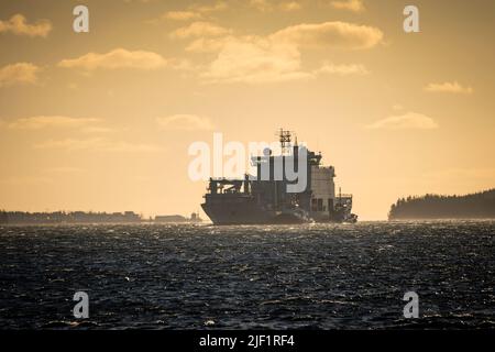 Gepachtete das Royal Canadian Navy Supply Vessel MV Asterix, das sich im Besitz der Federal Fleet befindet, im Hafen von Halifax, Nova Scotia, Kanada. Stockfoto