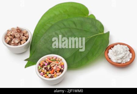 Betel Blatt und seine Gewürze Populärkultur in Südostasien Stockfoto