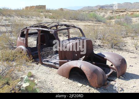 Verlassene Oldtimer aus dem Jahr 1940s in Terlingua, Texas Stockfoto