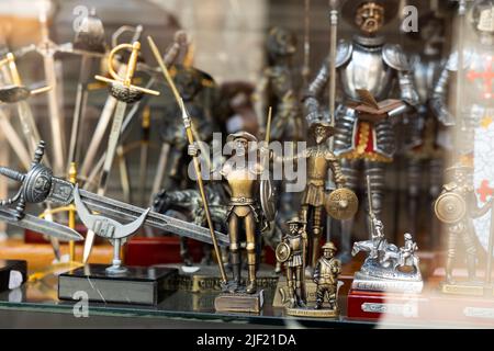 Sammlung von Don quixote Figuren im Souvenirshop Stockfoto