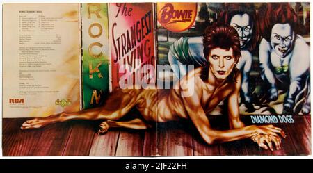 Das vom belgischen Künstler Guy Peellaert entworfene Plattencover David Bowie Diamond Dogs Gatefold wurde 1974 von RCA Records veröffentlicht. Stockfoto