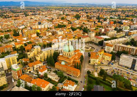 Udine Stadtbild mit Beinhaus-Tempel Stockfoto