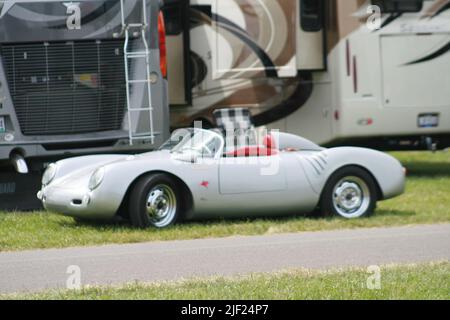 SVRA Vintage Grand Prix 2022/Oldtimer Cruise Parade auf dem Road Course Mid-Ohio Raceway. Stockfoto