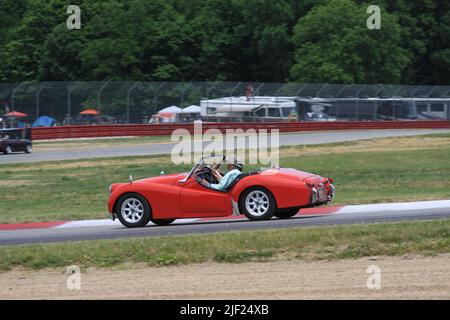 SVRA Vintage Grand Prix 2022/Oldtimer Cruise Parade auf dem Road Course Mid-Ohio Raceway. Stockfoto